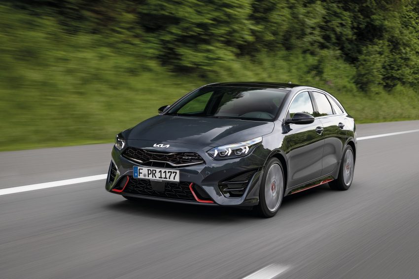 2022 Kia ProCeed GT - Front Three-Quarter Wallpaper 850x567 #1