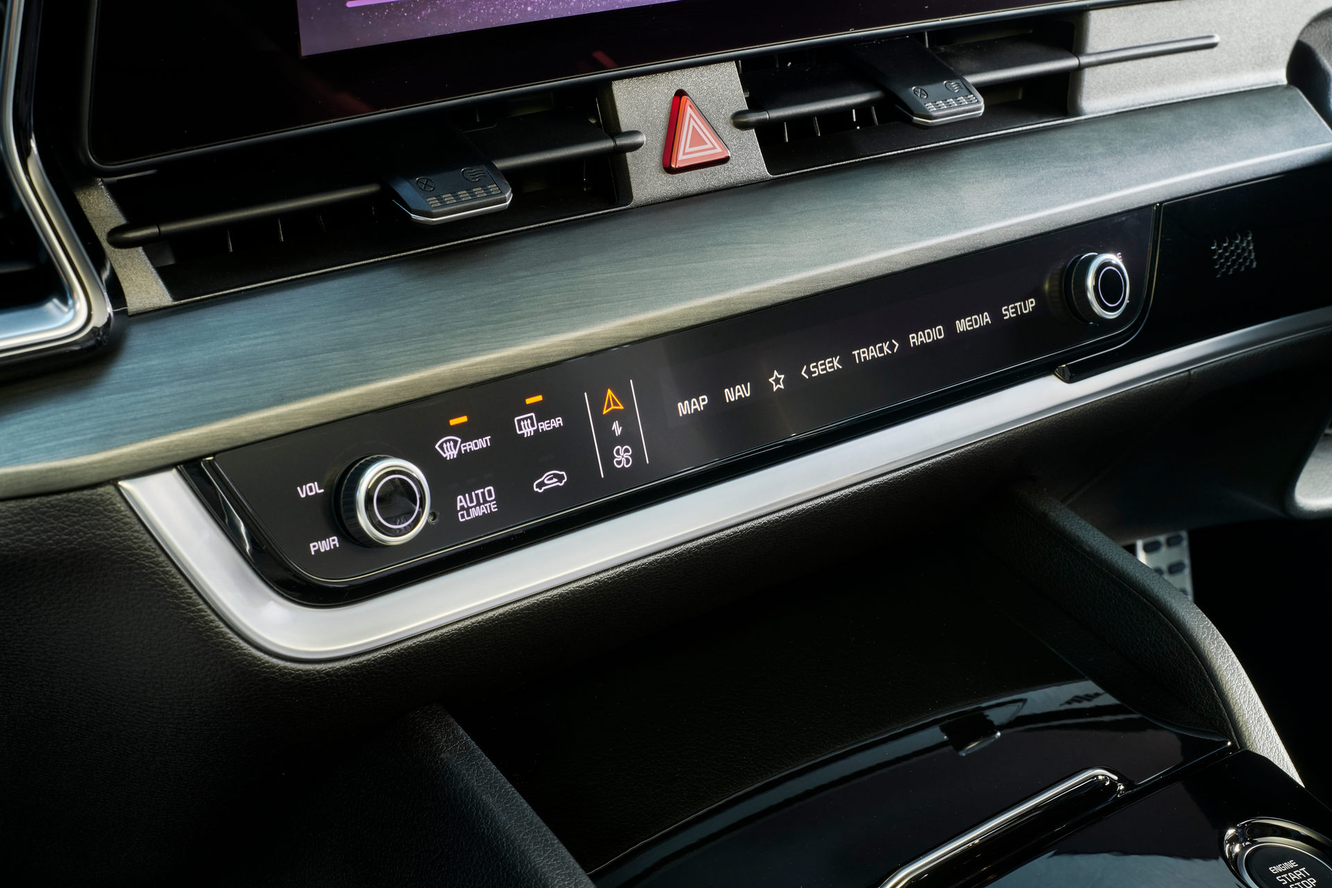 Download 2022 Kia Sportage - Central Console HD Wallpaper 1920x1280 #22