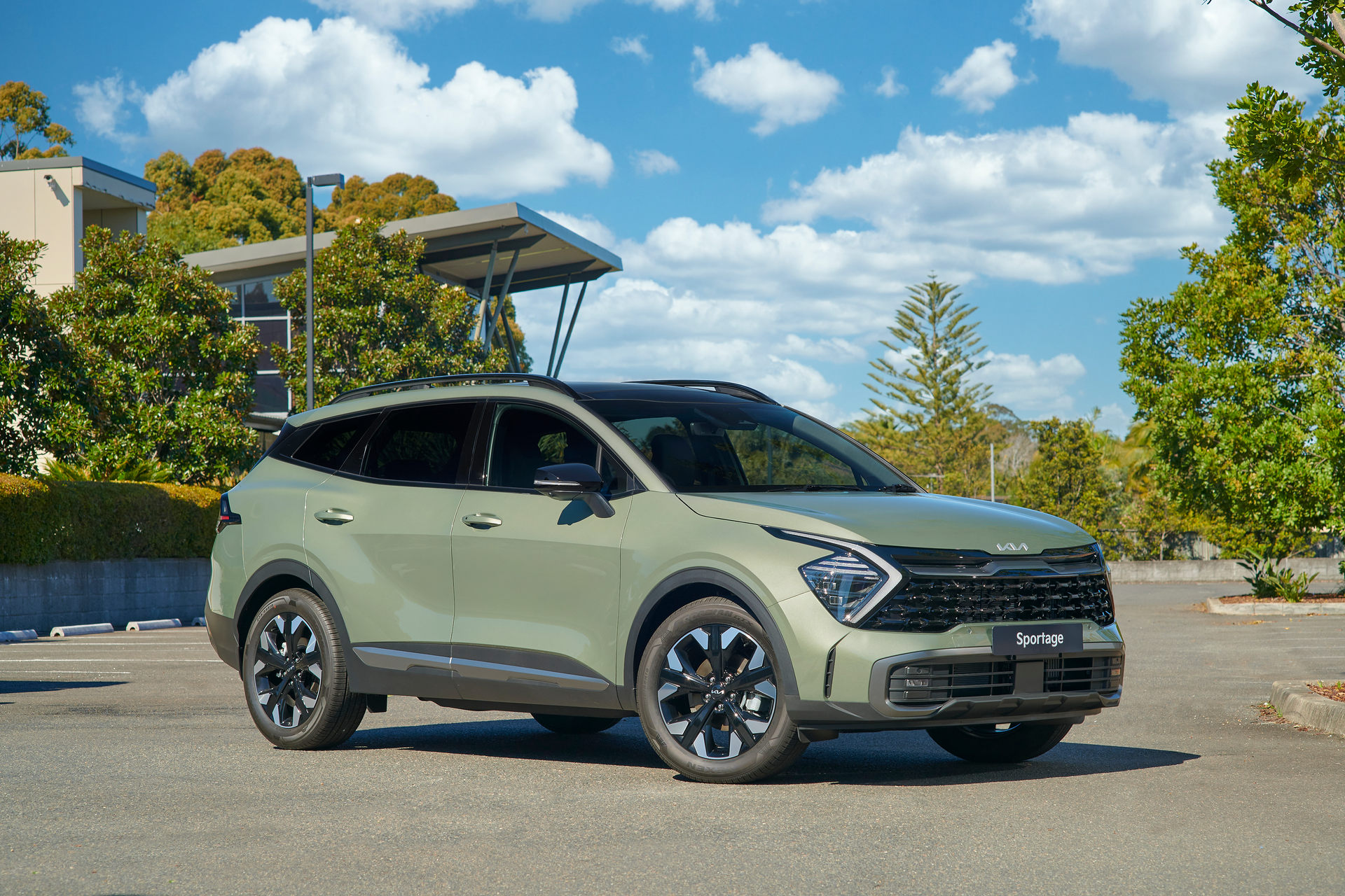 Download 2022 Kia Sportage - Front Three-Quarter HD Wallpaper 1920x1280 #7