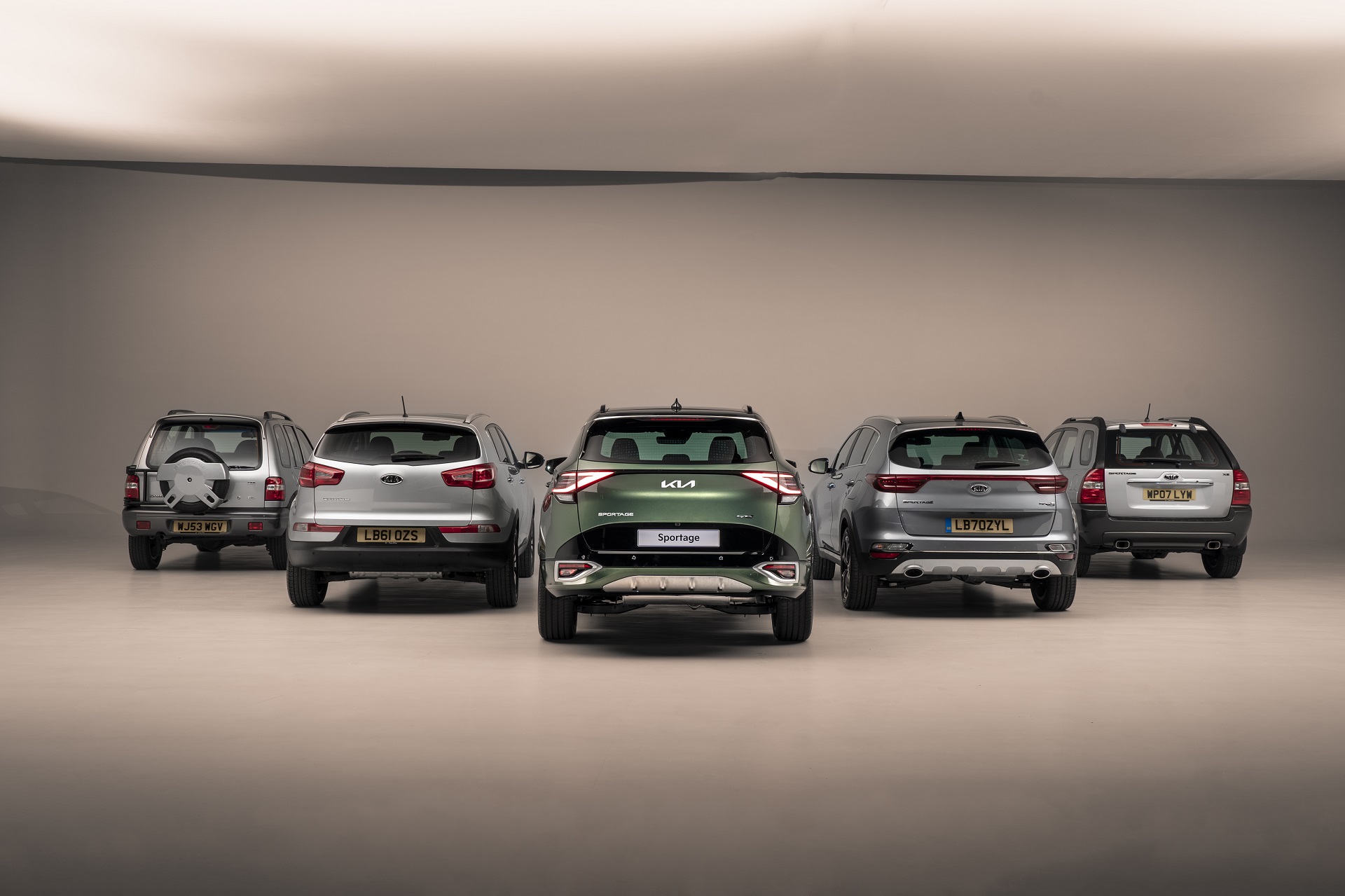 Download 2022 Kia Sportage GT-Line Family HD Wallpaper 1920x1279 #7