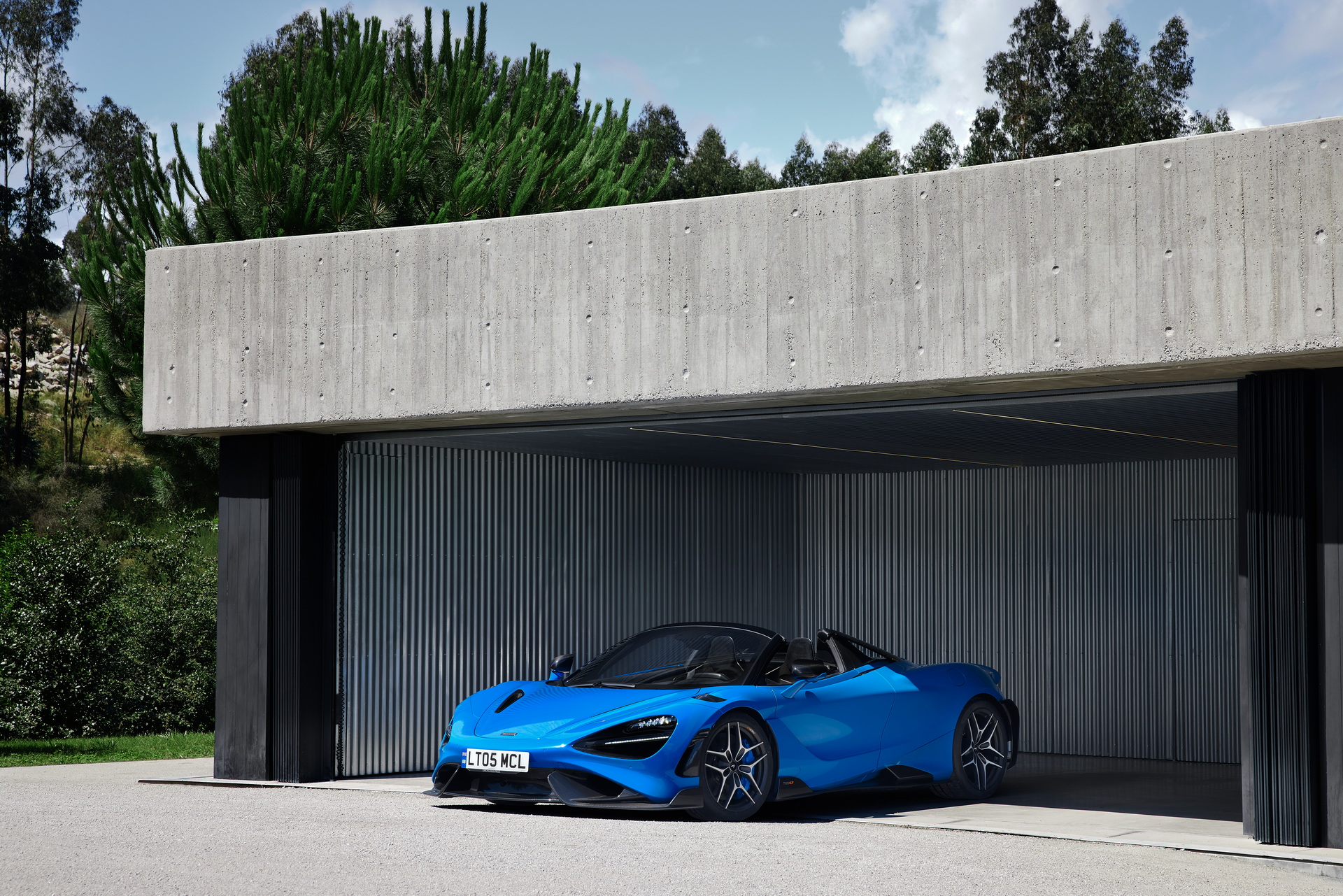 Download 2022 McLaren 765LT Spider - Front Three-Quarter HD Wallpaper 1920x1281 #17