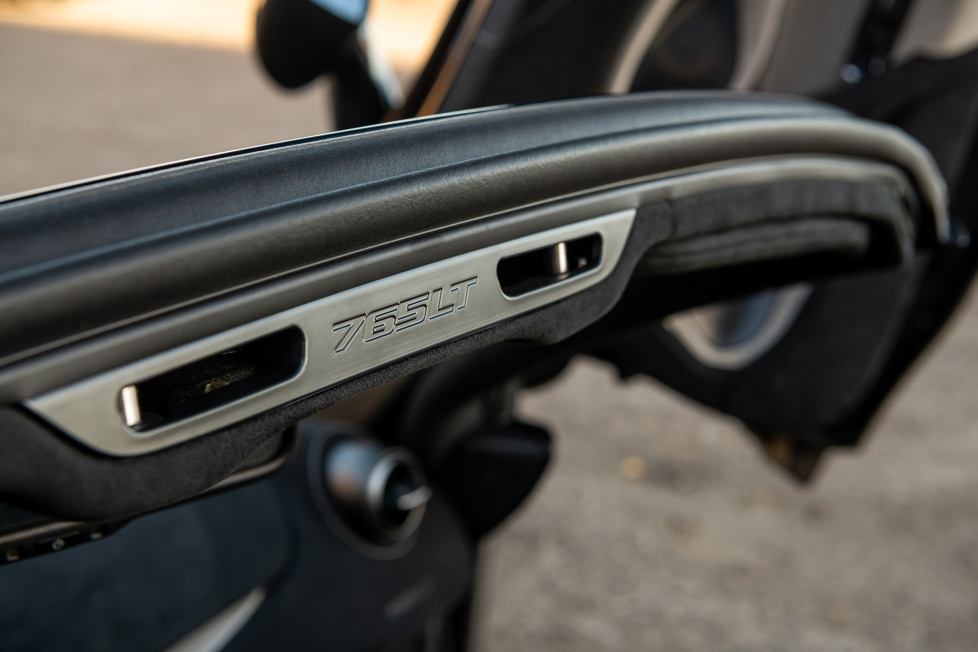 Download 2022 McLaren 765LT Spider - Interior, Detail HD Wallpaper 1920x1280 #82