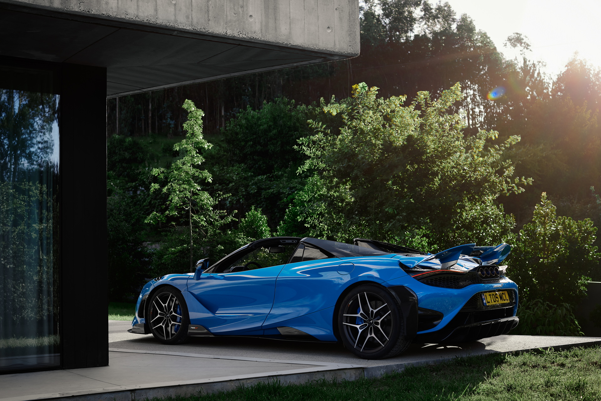 Download 2022 McLaren 765LT Spider - Rear Three-Quarter HD Wallpaper 1920x1281 #19