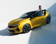 2022 Opel Astra - Front Three-Quarter Wallpaper 190x150