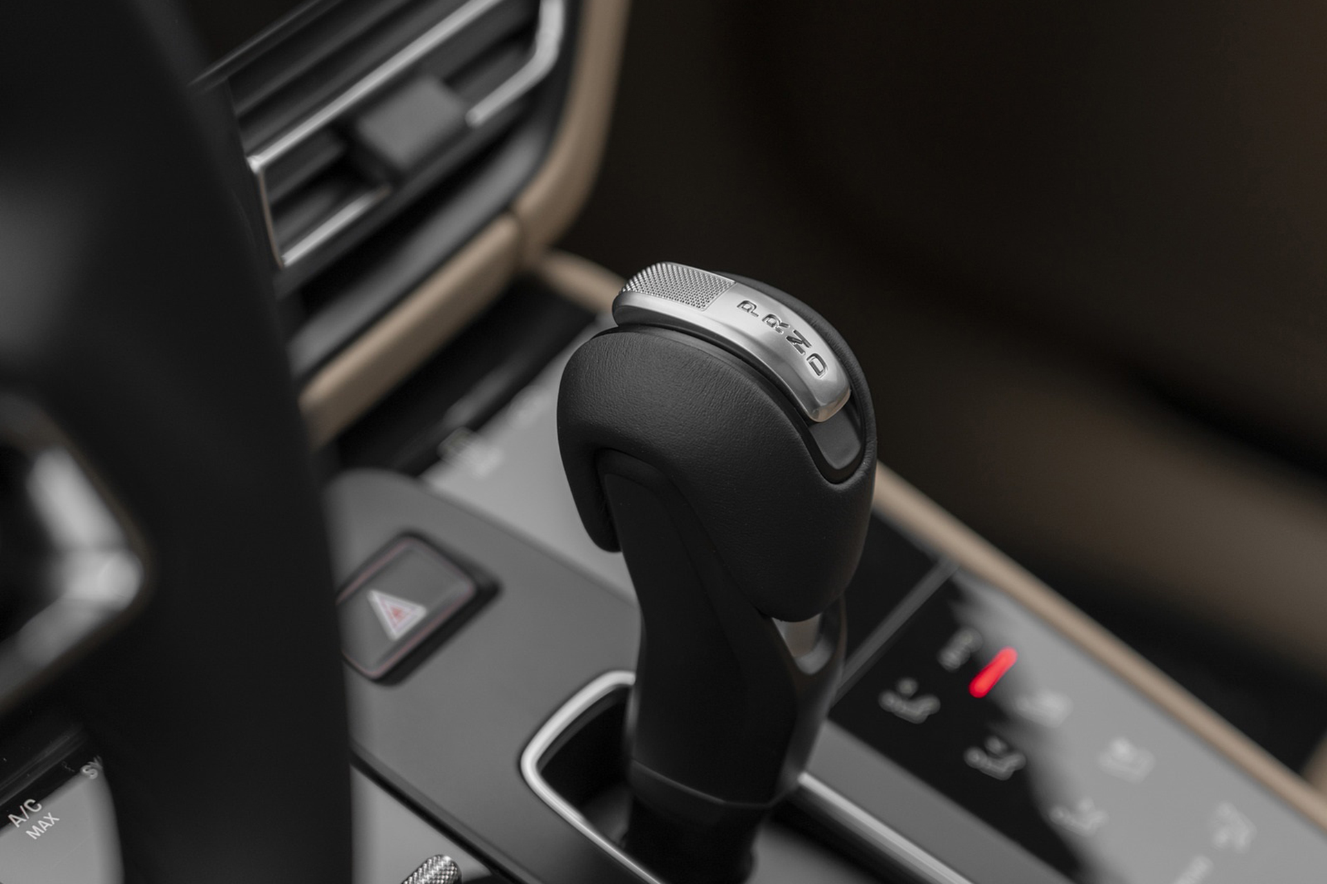 Download 2022 Porsche Macan - Central Console HD Wallpaper 1921x1280 #82