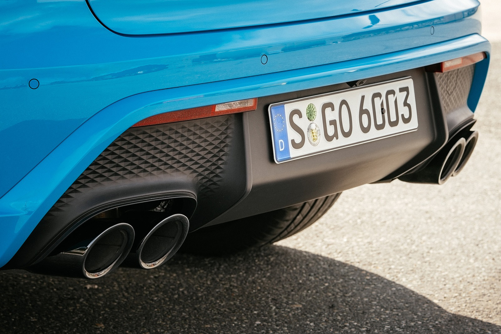 Download 2022 Porsche Macan - Exhaust HD Wallpaper 1921x1281 #24