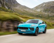 2022 Porsche Macan - Front Three-Quarter Wallpaper 190x150
