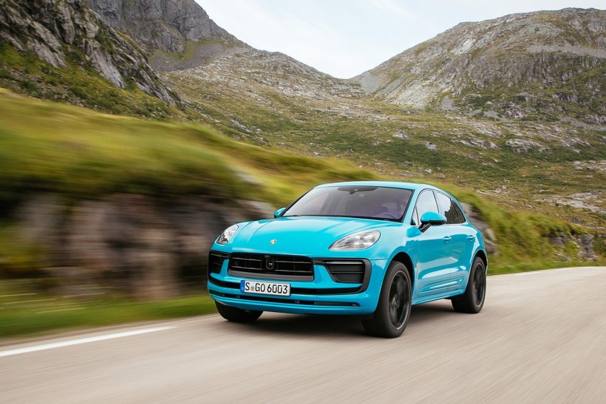 2022 Porsche Macan - Front Three-Quarter Wallpaper 850x567 #12