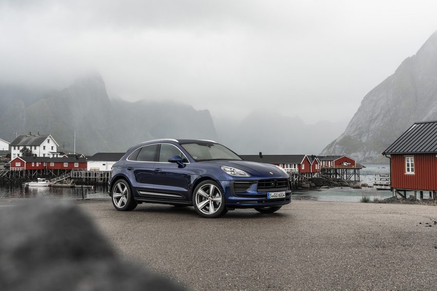 2022 Porsche Macan - Front Three-Quarter Wallpaper 850x567 #56