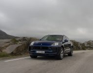2022 Porsche Macan - Front Wallpaper 190x150