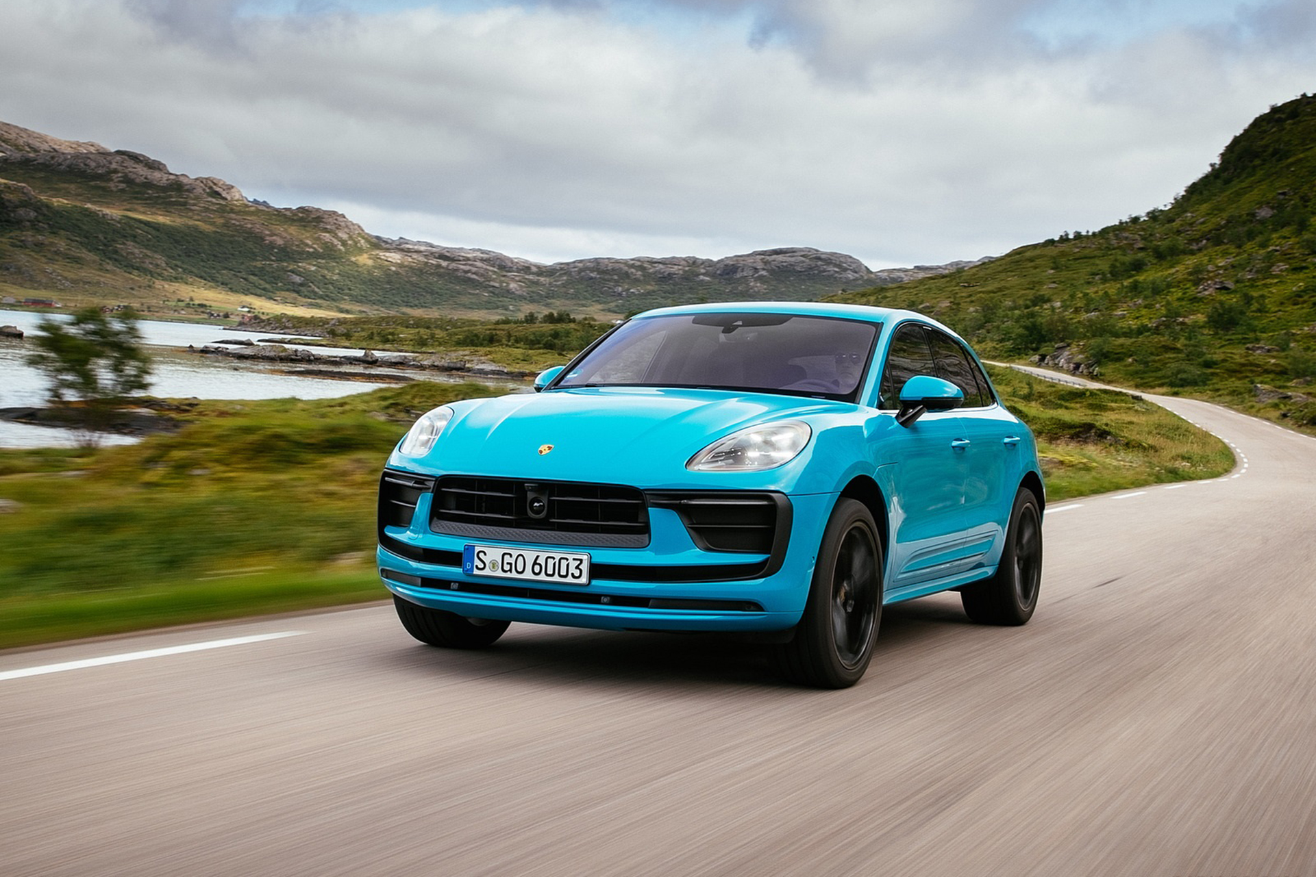 Download 2022 Porsche Macan - Front HD Wallpaper 1921x1281 #3