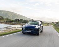 2022 Porsche Macan - Front Wallpaper 190x150