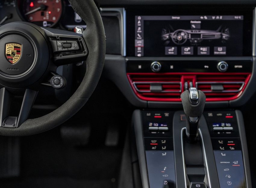 2022 Porsche Macan GTS - Central Console Wallpaper 850x624 #229