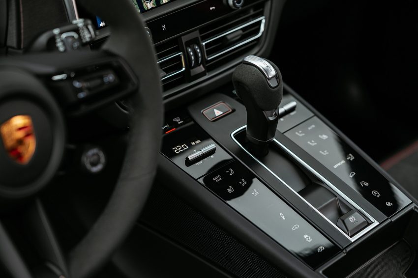 2022 Porsche Macan GTS - Central Console Wallpaper 850x566 #99