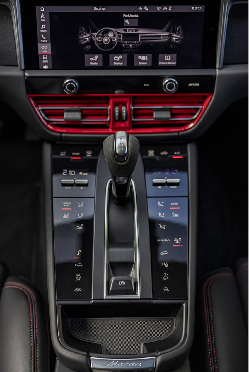2022 Porsche Macan GTS - Central Console Phone Wallpaper 850x1273 #227