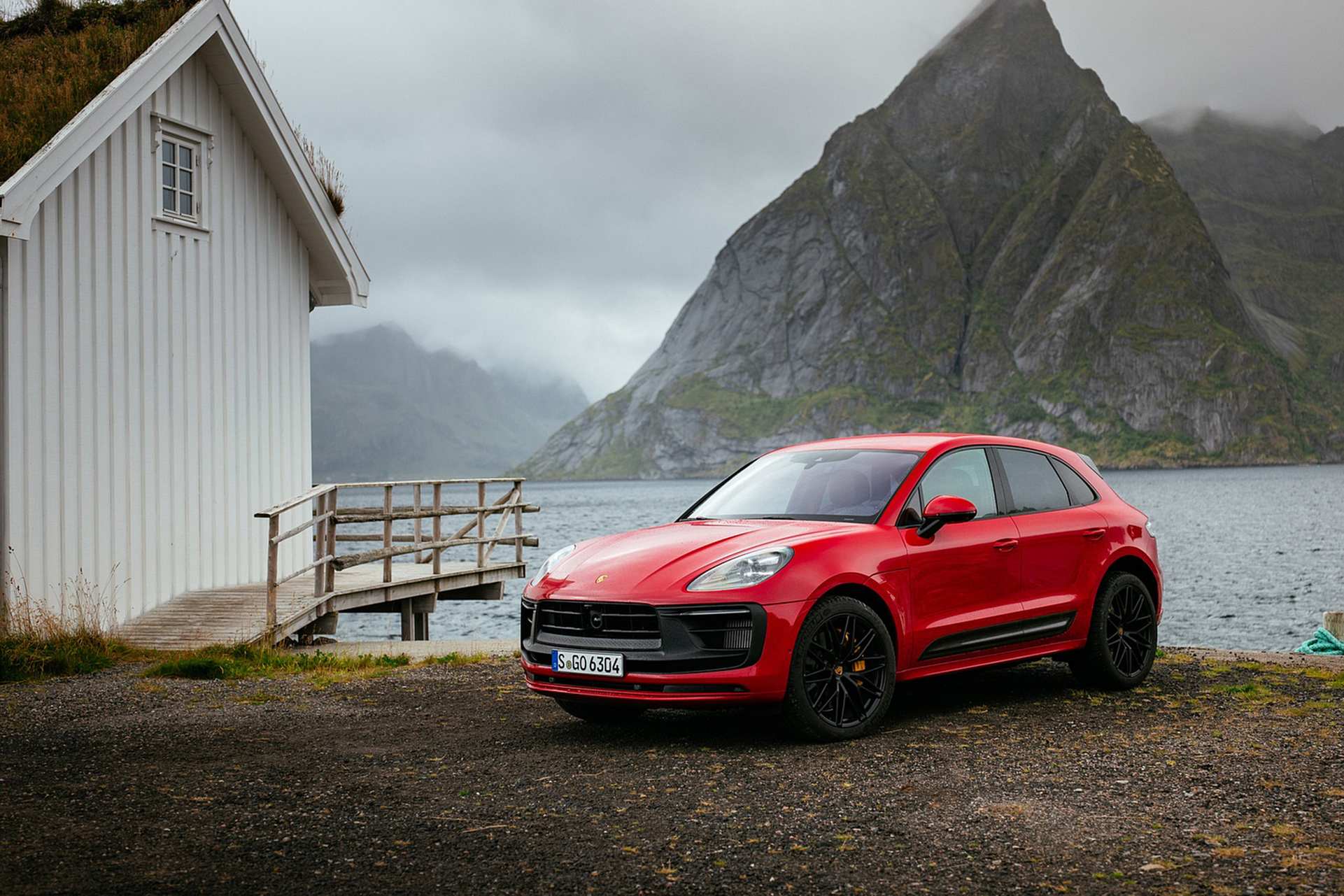 Download 2022 Porsche Macan GTS - Front Three-Quarter HD Wallpaper 1921x1281 #78