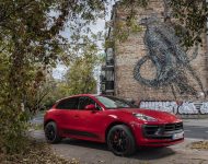 2022 Porsche Macan GTS - Front Three-Quarter Wallpaper 190x150