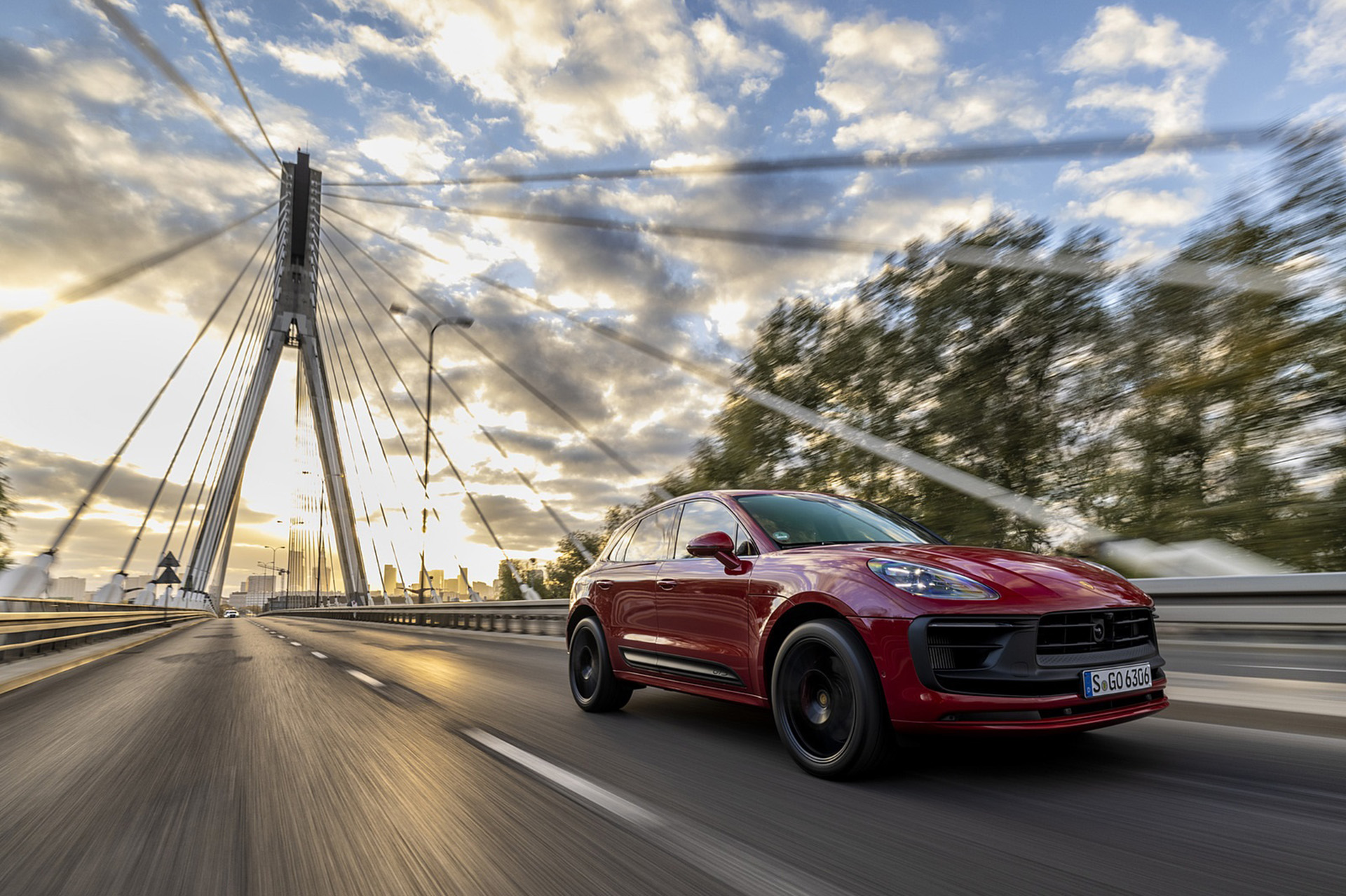Download 2022 Porsche Macan GTS - Front Three-Quarter HD Wallpaper 1920x1279 #196