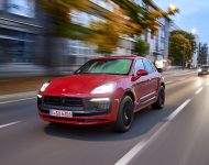2022 Porsche Macan GTS - Front Three-Quarter Wallpaper 190x150