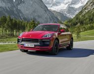 2022 Porsche Macan GTS - Front Three-Quarter Wallpaper 190x150