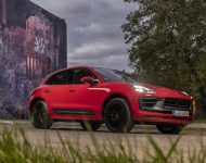 2022 Porsche Macan GTS - Front Three-Quarter Wallpaper 190x150