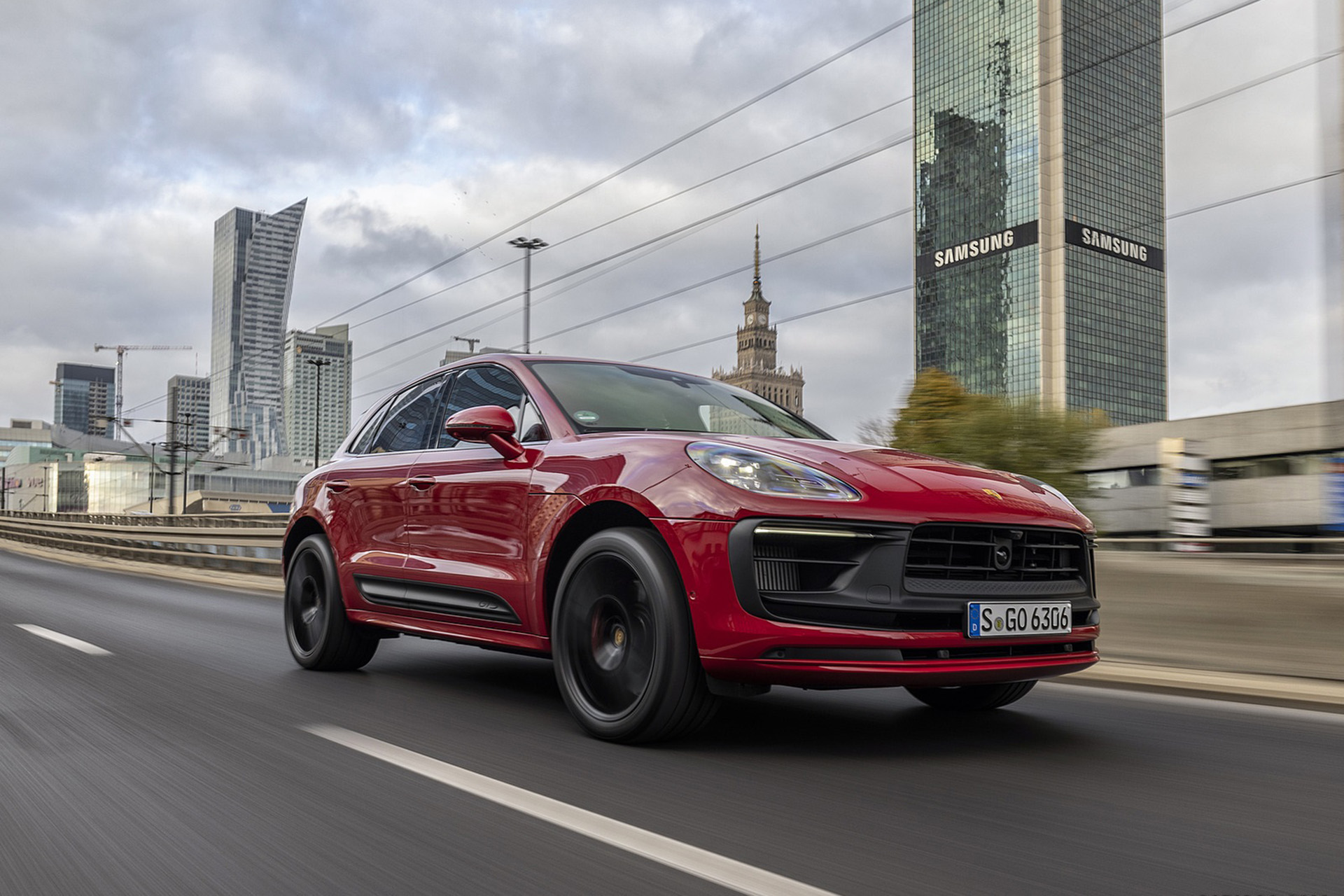 Download 2022 Porsche Macan GTS - Front Three-Quarter HD Wallpaper 1920x1280 #202