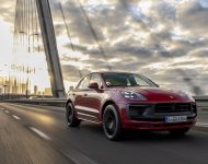 2022 Porsche Macan GTS - Front Three-Quarter Wallpaper 190x150