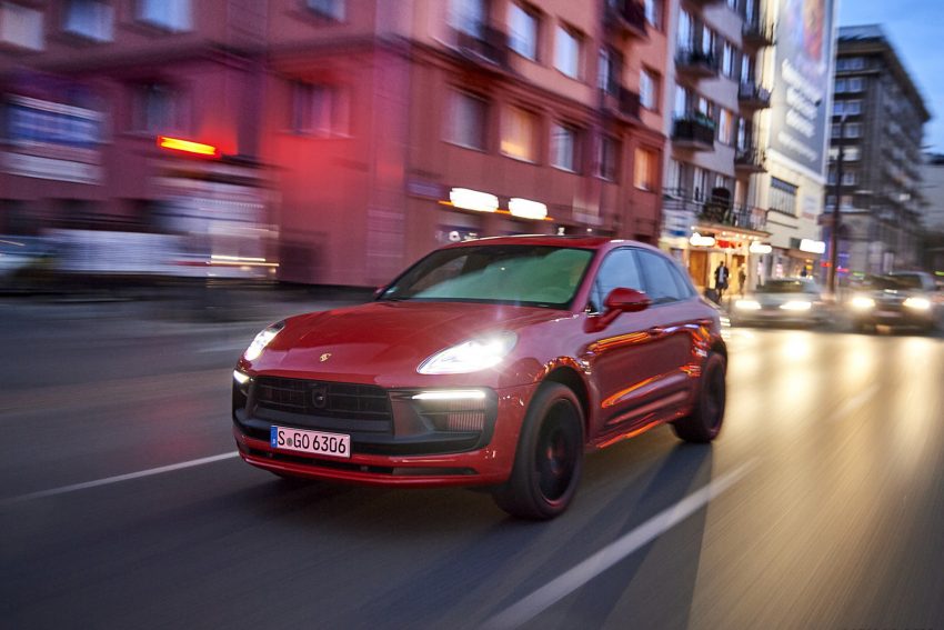 2022 Porsche Macan GTS - Front Three-Quarter Wallpaper 850x567 #190