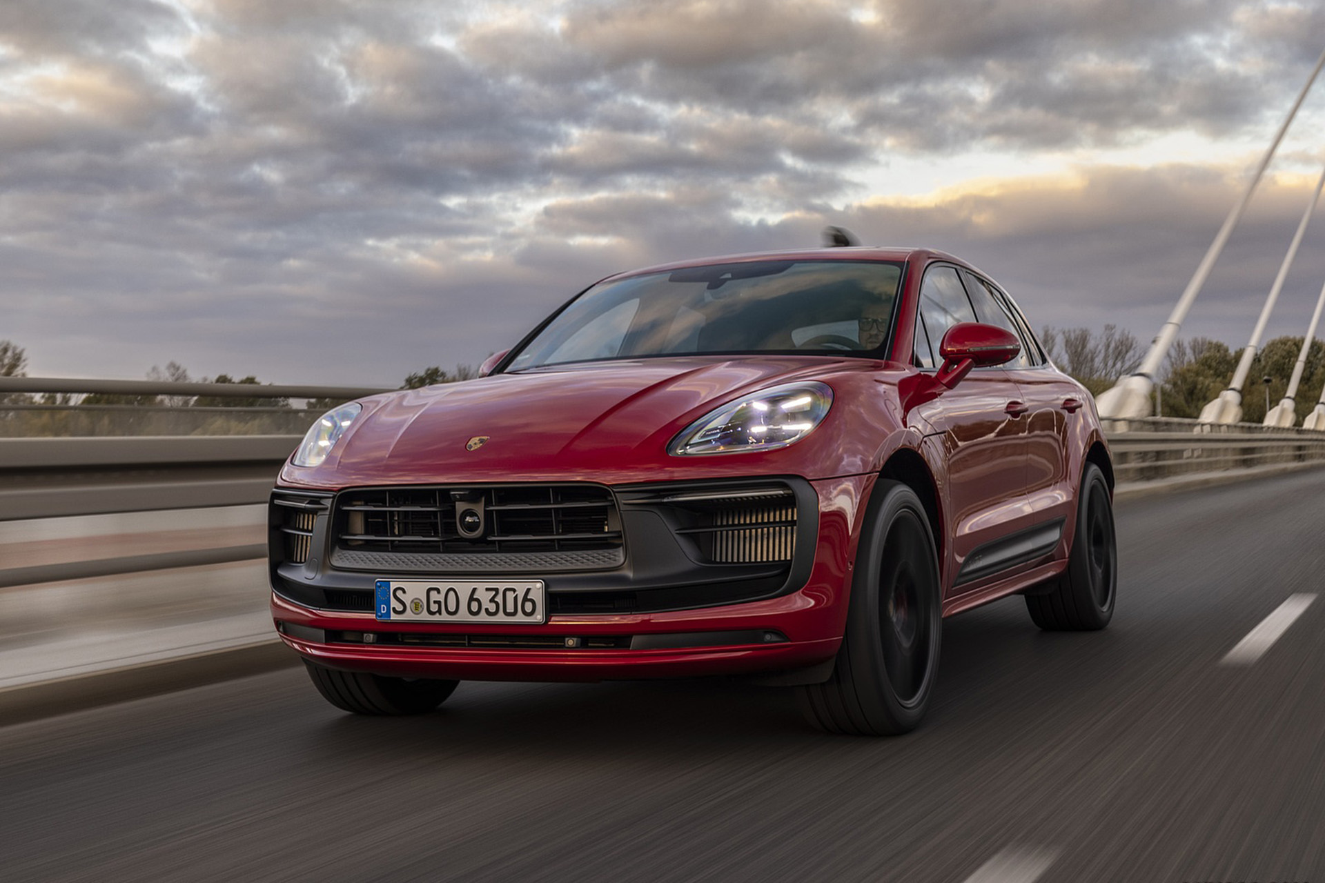 Download 2022 Porsche Macan GTS - Front Three-Quarter HD Wallpaper 1920x1280 #203