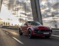 2022 Porsche Macan GTS - Front Three-Quarter Wallpaper 190x150