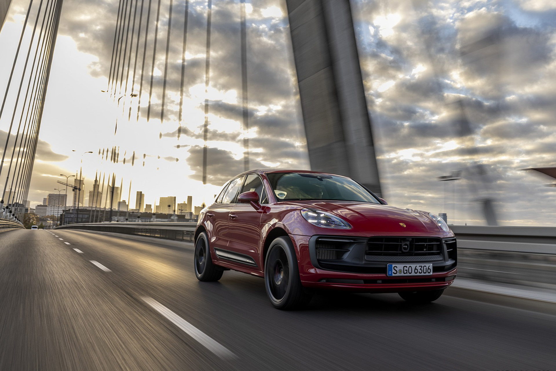 Download 2022 Porsche Macan GTS - Front Three-Quarter HD Wallpaper 1920x1280 #198