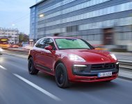 2022 Porsche Macan GTS - Front Three-Quarter Wallpaper 190x150