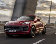 2022 Porsche Macan GTS - Front Three-Quarter Wallpaper 190x150