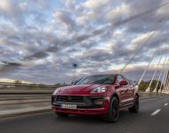 2022 Porsche Macan GTS - Front Three-Quarter Wallpaper 190x150