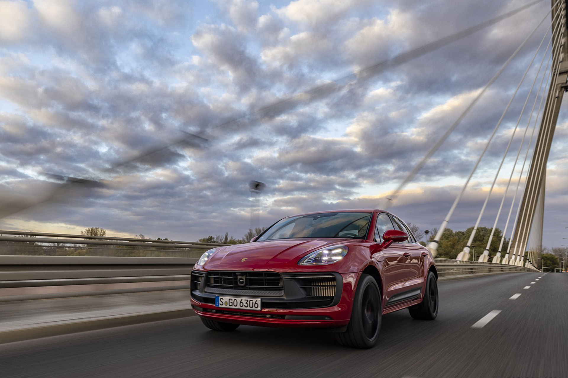 Download 2022 Porsche Macan GTS - Front Three-Quarter HD Wallpaper 1920x1280 #205