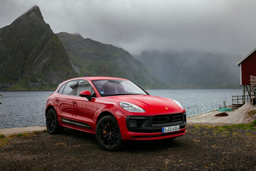 2022 Porsche Macan GTS - Front Three-Quarter Wallpaper 850x567 #74