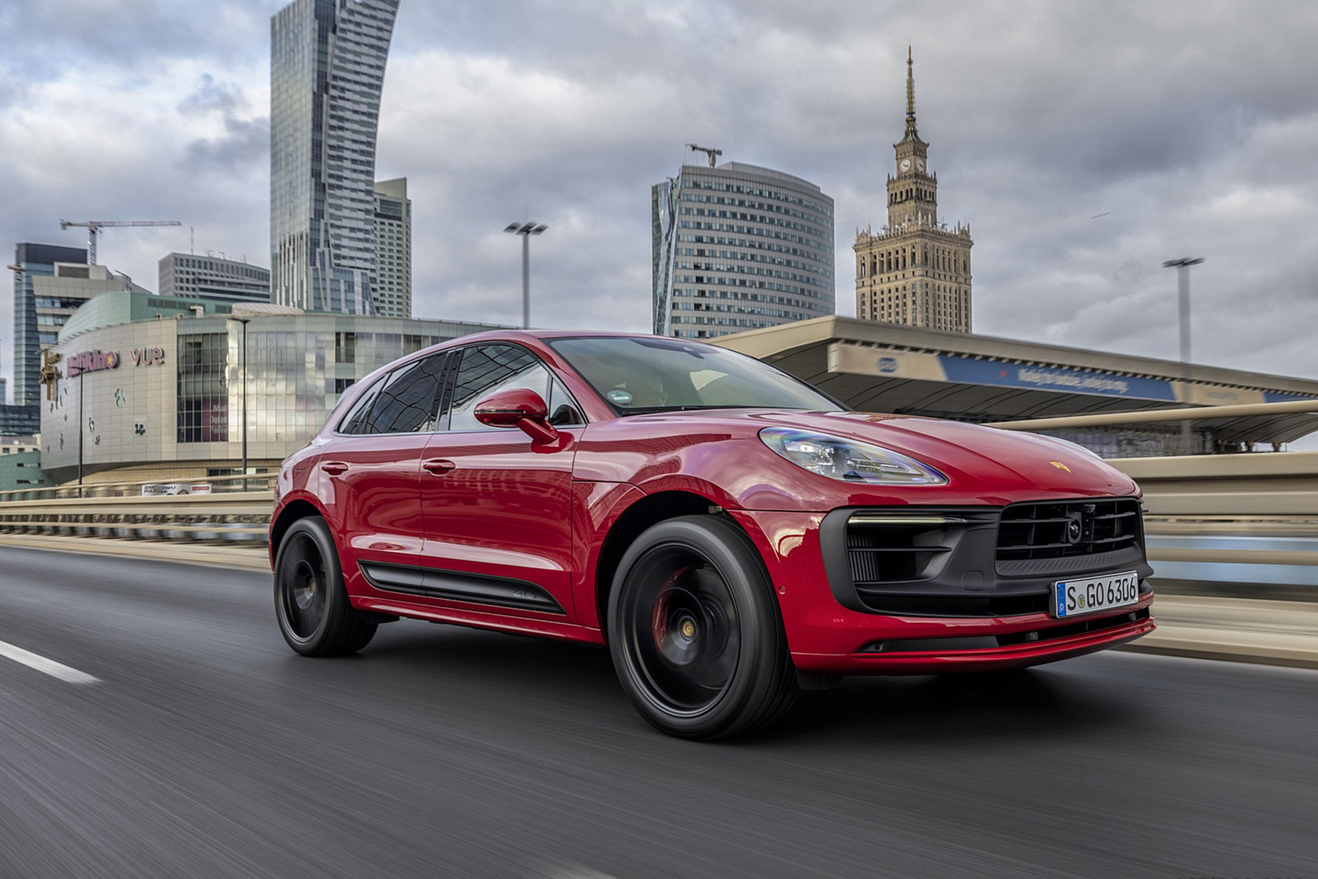 Download 2022 Porsche Macan GTS - Front Three-Quarter HD Wallpaper 1920x1280 #206
