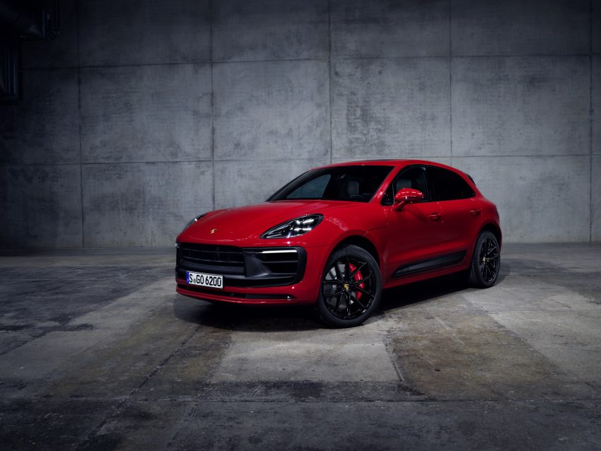 2022 Porsche Macan GTS - Front Three-Quarter Wallpaper 850x638 #10