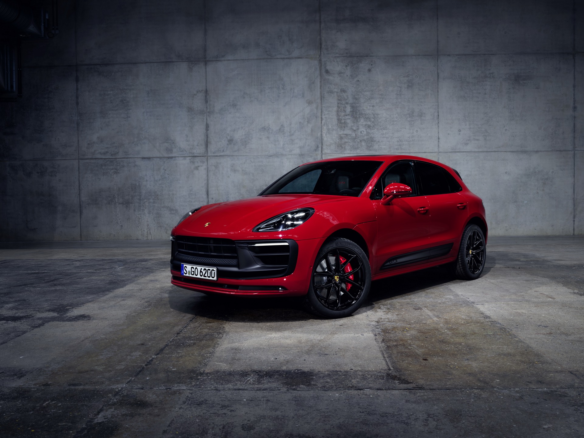 Download 2022 Porsche Macan GTS - Front Three-Quarter HD Wallpaper 1921x1441 #10
