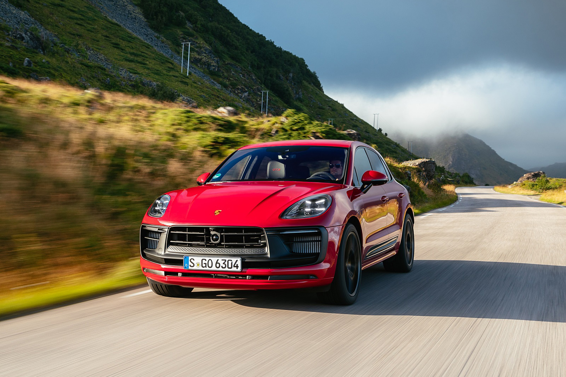 Download 2022 Porsche Macan GTS - Front HD Wallpaper 1921x1281 #67