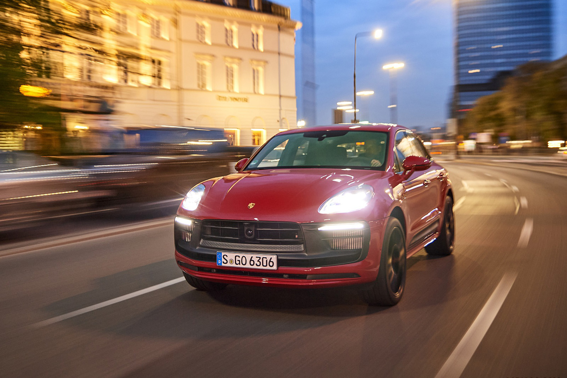Download 2022 Porsche Macan GTS - Front HD Wallpaper 1920x1280 #193