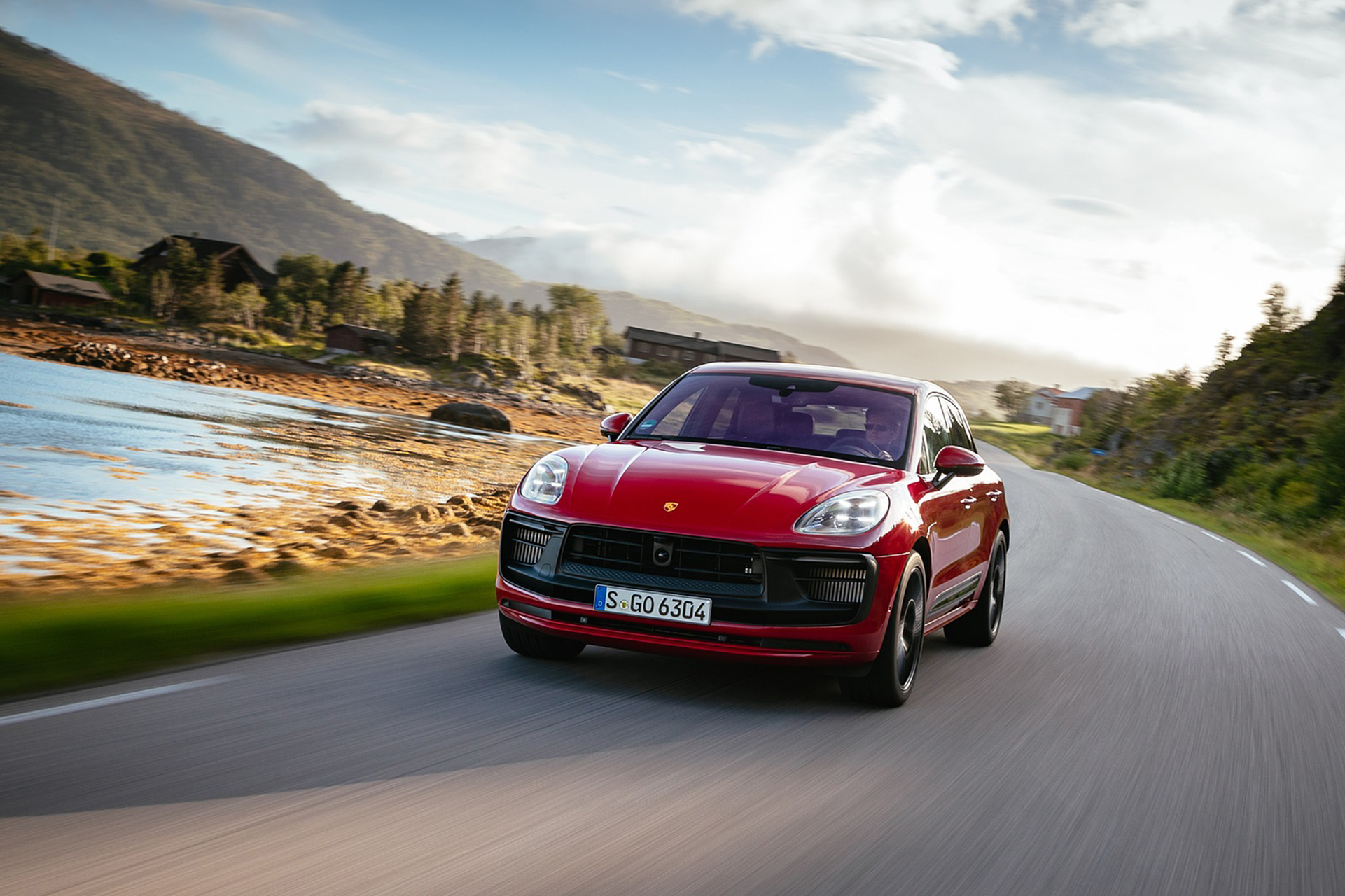 Download 2022 Porsche Macan GTS - Front HD Wallpaper 1921x1280 #59
