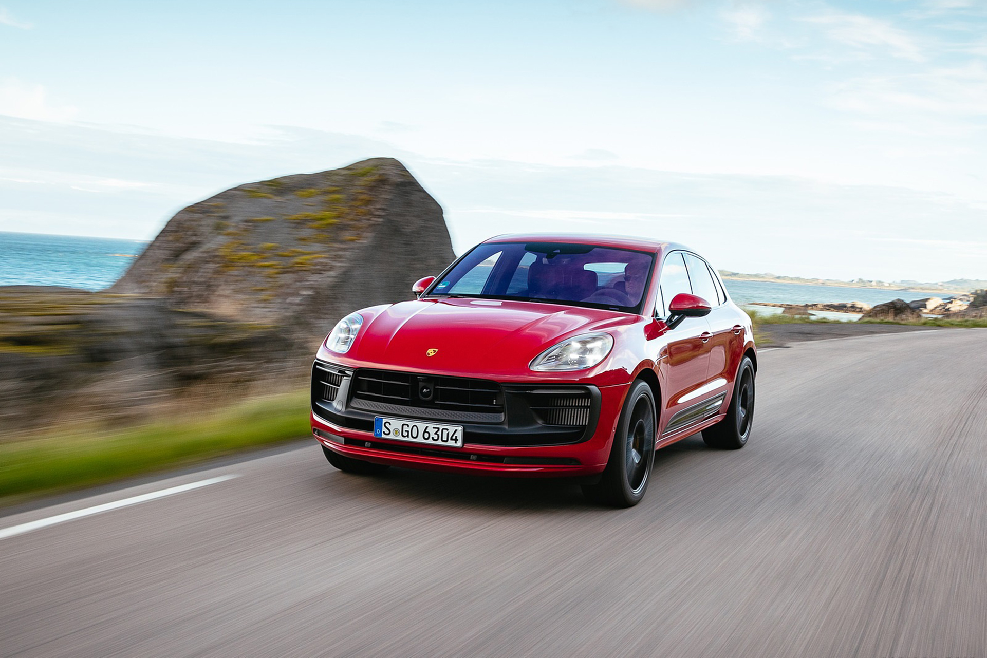 Download 2022 Porsche Macan GTS - Front HD Wallpaper 1921x1281 #54