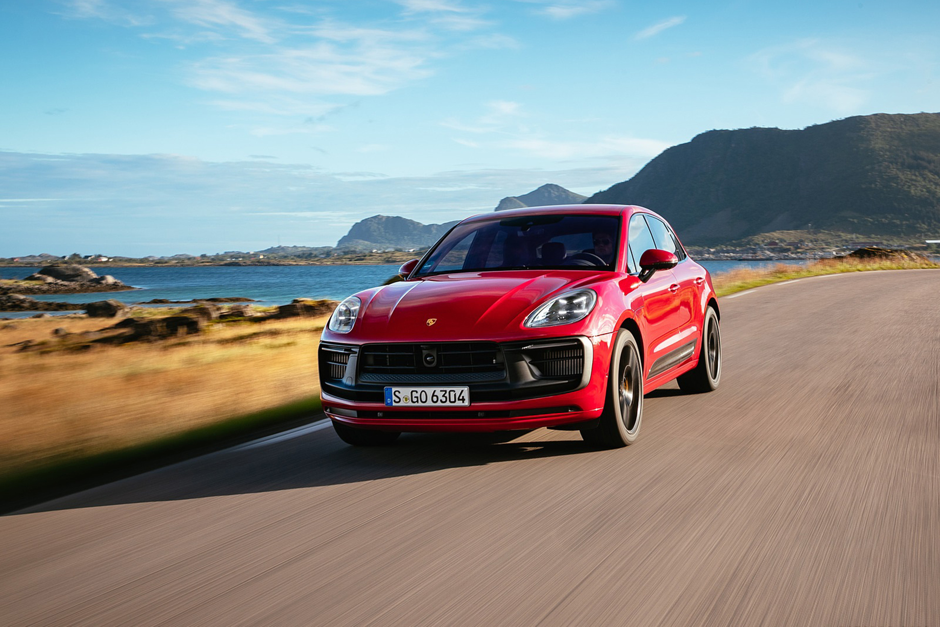 Download 2022 Porsche Macan GTS - Front HD Wallpaper 1921x1281 #55