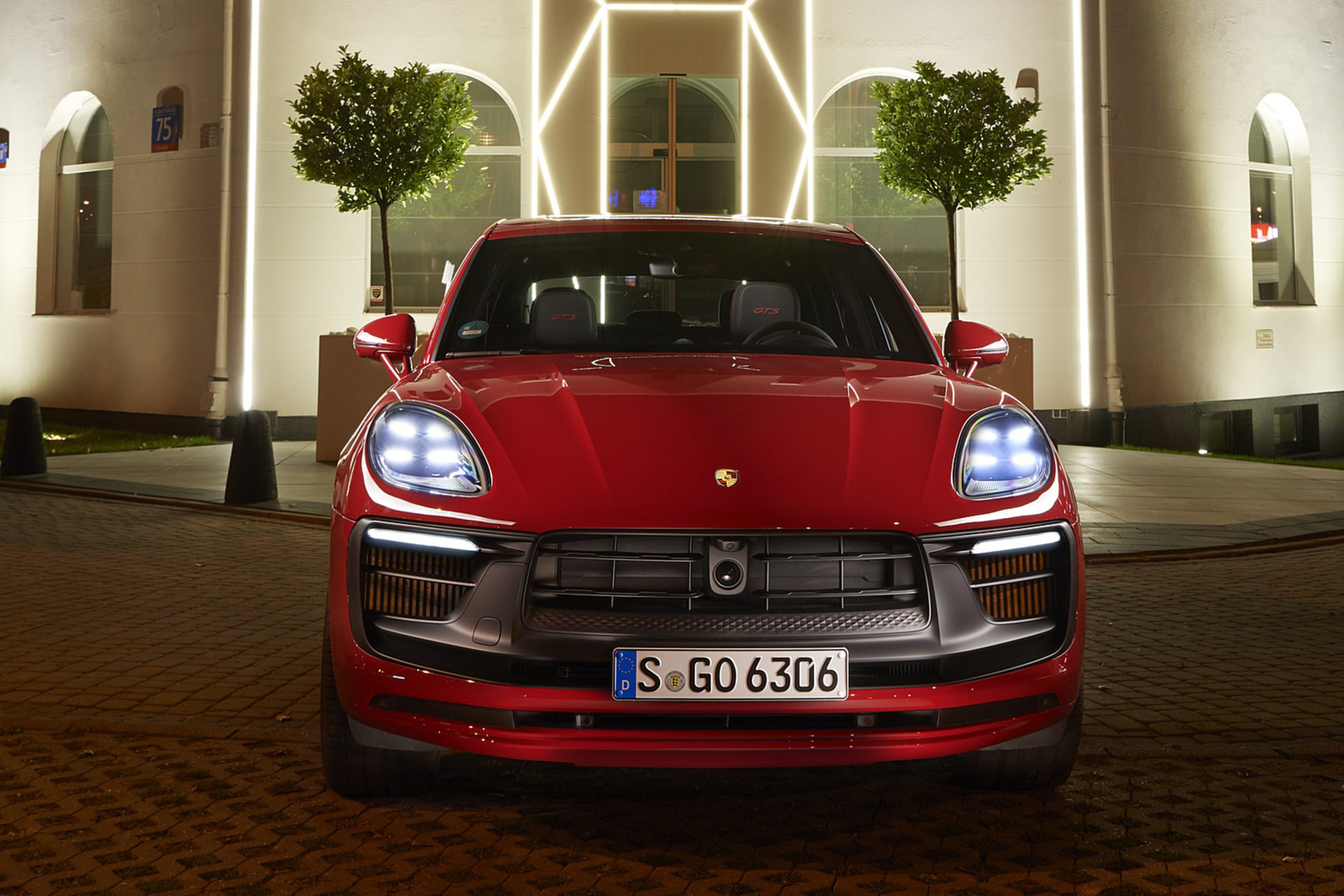 Download 2022 Porsche Macan GTS - Front HD Wallpaper 1920x1280 #217