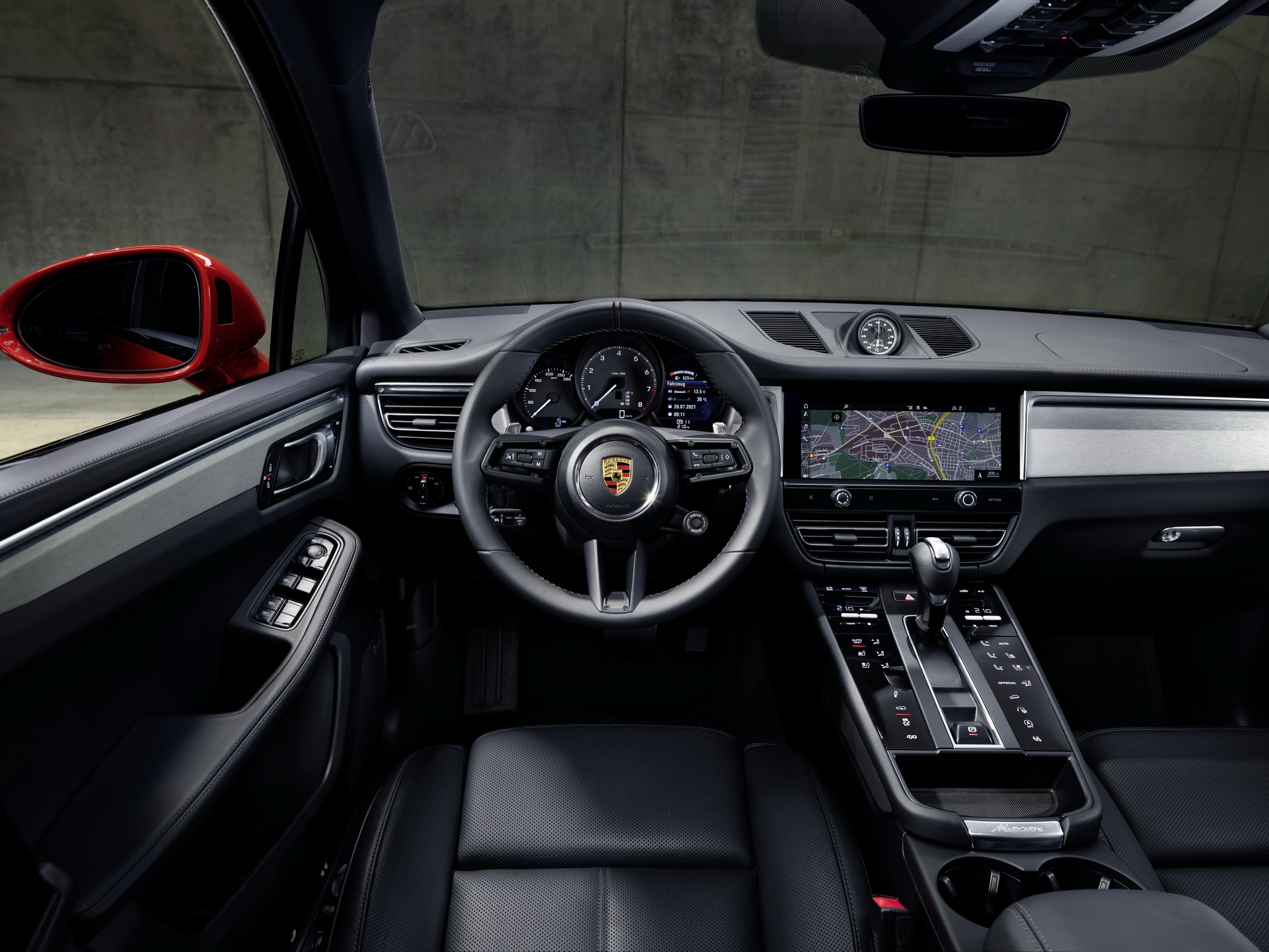 Download 2022 Porsche Macan GTS - Interior, Cockpit HD Wallpaper 1921x1441 #17