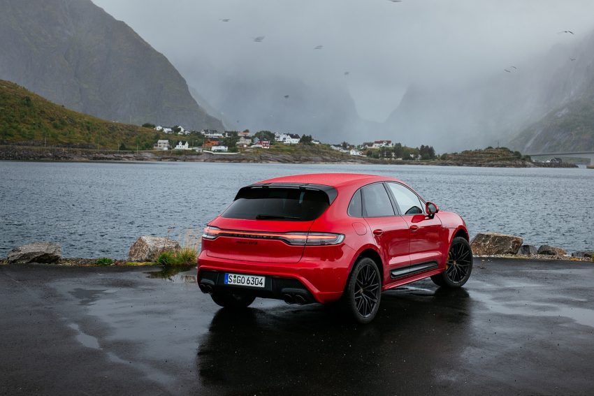 2022 Porsche Macan GTS - Rear Three-Quarter Wallpaper 850x567 #80