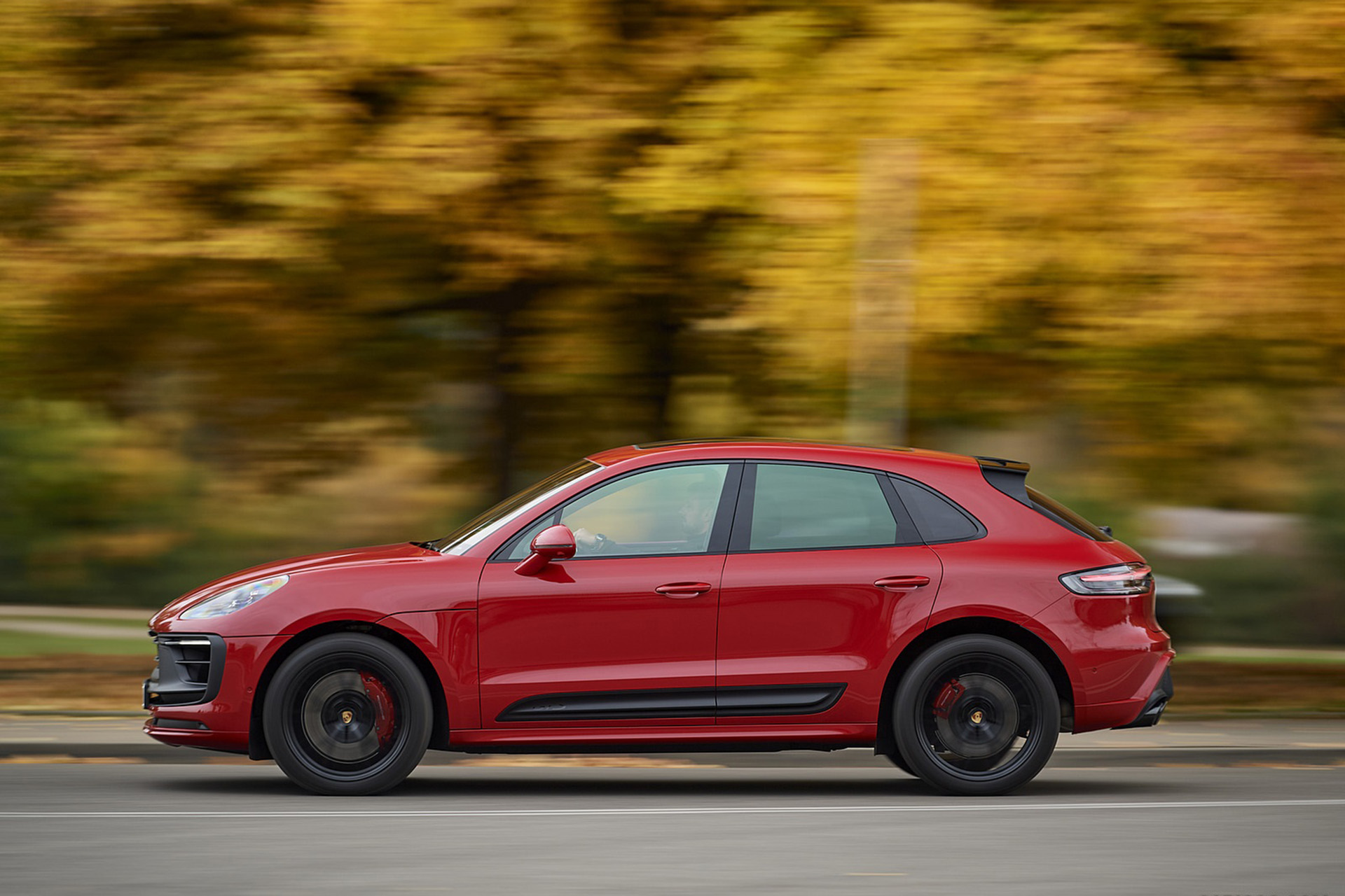 Download 2022 Porsche Macan GTS - Side HD Wallpaper 1920x1280 #213