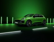 2022 Porsche Macan GTS with Sport Package - Front Three-Quarter Wallpaper 190x150