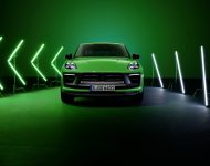 2022 Porsche Macan GTS with Sport Package - Front Wallpaper 190x150